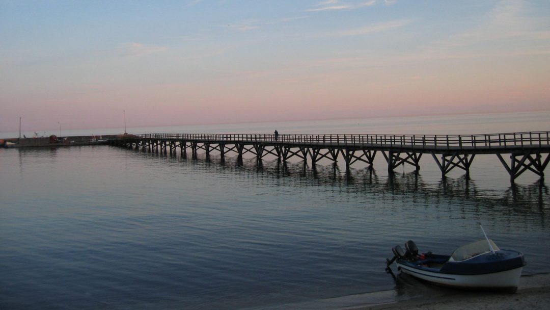 flyt til Bornholm og nyd udsigten over havet, når solen står op