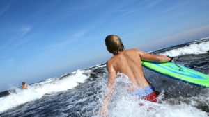 udforske Bornholm og tag en tur på dit surfbræt