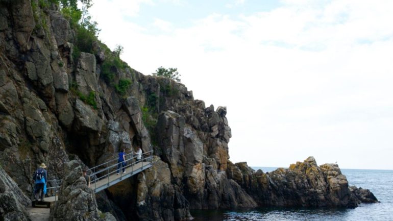 Udforske Bornholm Helligdomsklipperne kreditering Destination Bornholm